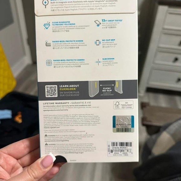 Speck Presidio Clear Grip Case for iPhone 6.8" (2025) - Transparent - Picture 2 of 2